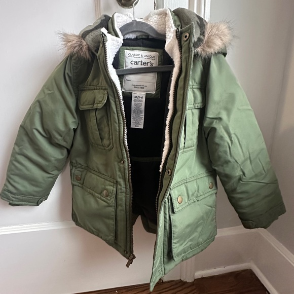 Unworn Carter's winter coat size M (5-6)